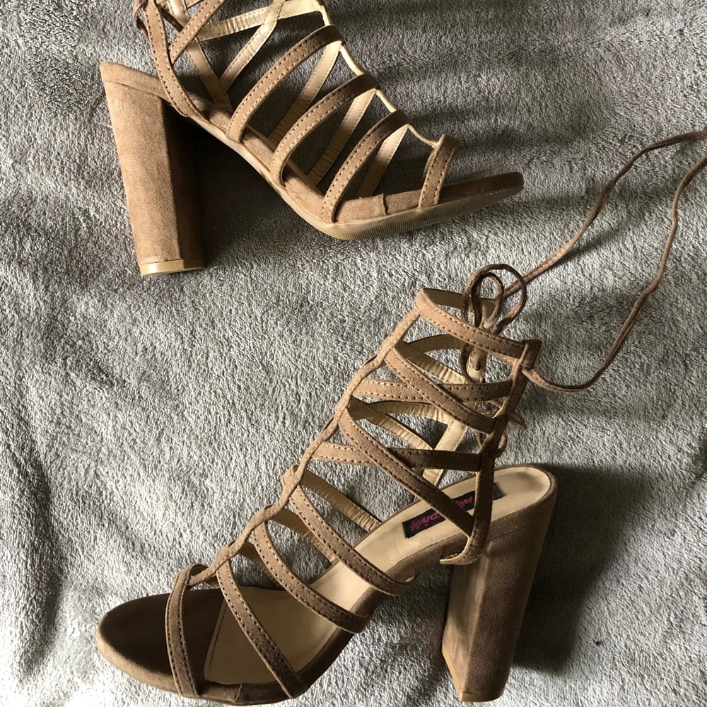 Wild diva - tan lace up sandals - Picture 2 of 3